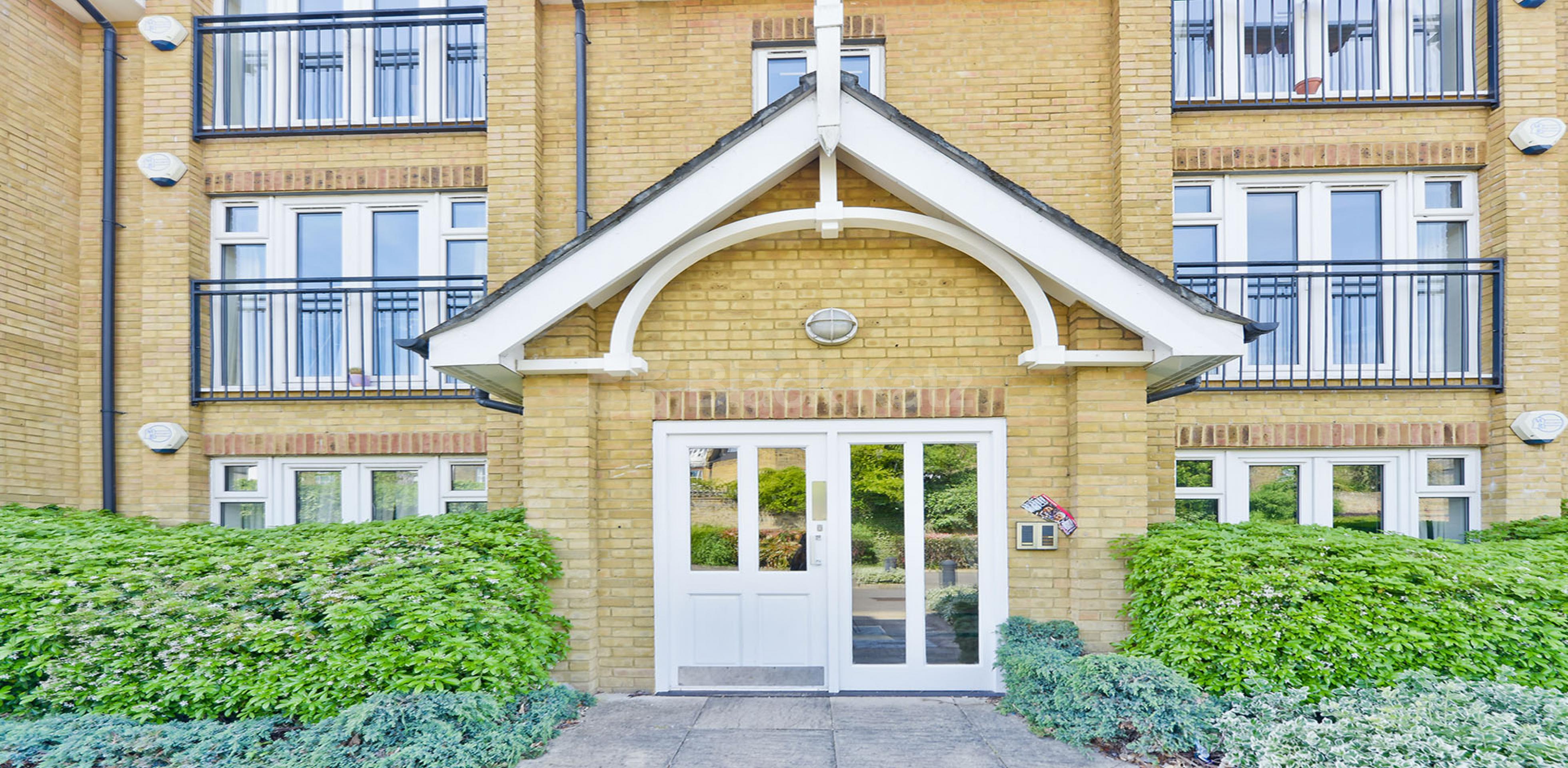 			NEW INSTRUCTION  (Includes Private Gated Parking), 1 Bedroom, 1 bath, 1 reception Apartment			 Wells Place, Kingham Close, Earlsfield SW18